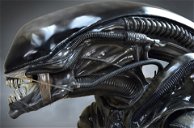 Copertina di Alien, la statua dello Xenomorfo da 8mila dollari
