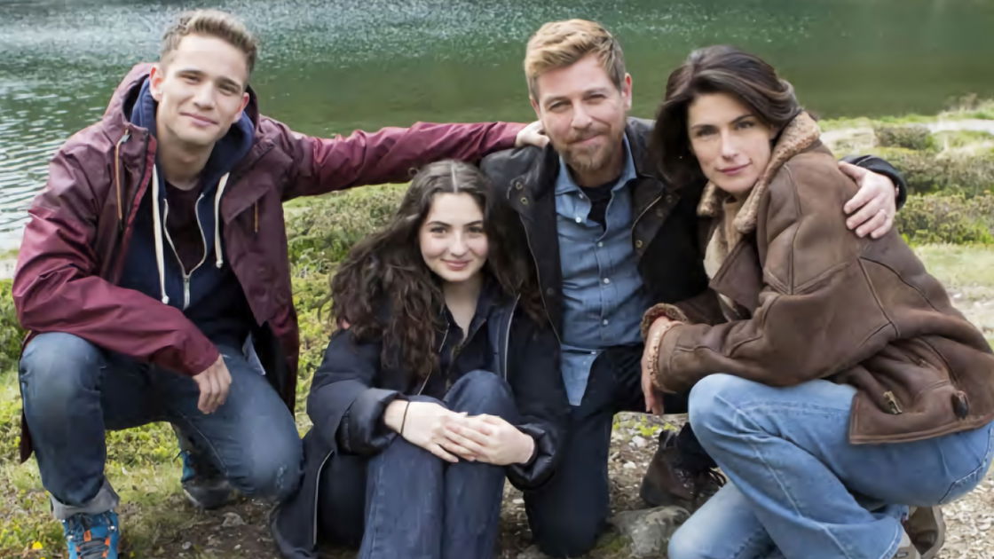 Copertina di Vite in fuga: il cast e i personaggi della fiction RAI