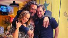 Copertina di Game of Thrones: Emilia Clarke con Jason Momoa e Kit Harington su IG