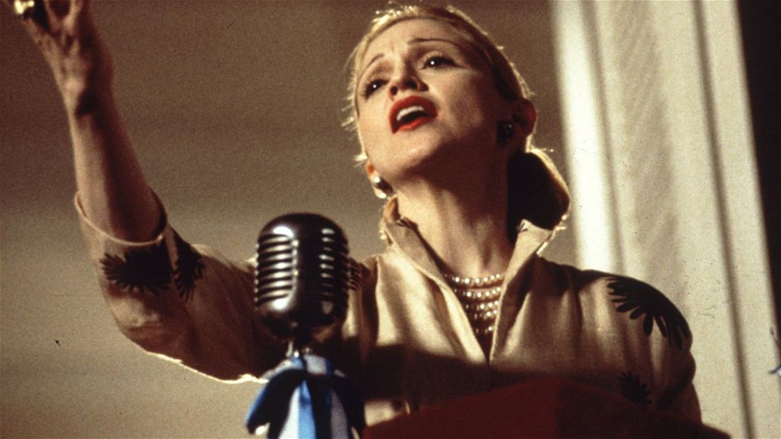 Copertina di Madonna alla regia del biopic che racconterà la sua vita