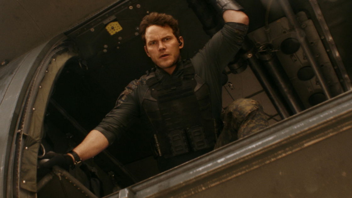 Εξώφυλλο του The War of Tomorrow: What We Know About Amazon Sci-Fi με τον Chris Pratt και την Yvonne Strahovski