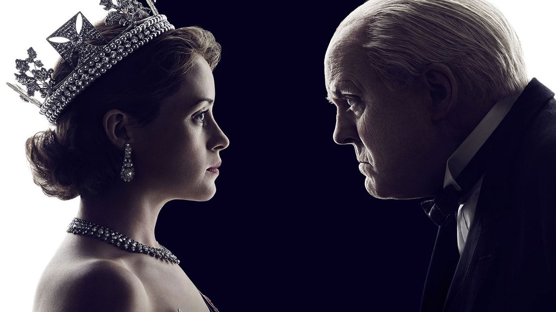 Copertina di The Crown 4: Gillian Anderson è Margaret Thatcher in una foto dal set