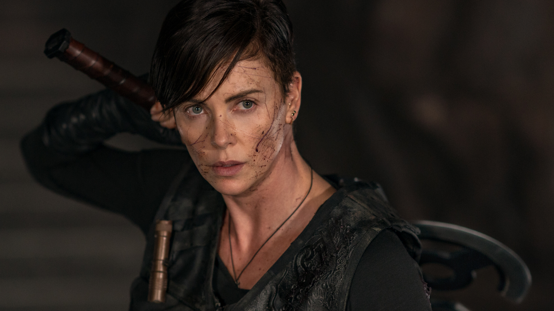 Copertina di The Old Guard, Charlize Theron armata d'ascia è l'antidoto giusto a un'estate senza blockbuster?