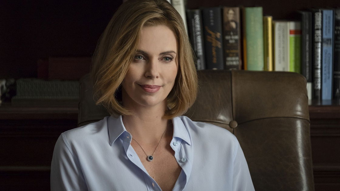 Copertina di Da Monster a Non succede, ma se succede...: 10 volte che Charlize Theron ci ha sorpreso con ruoli inaspettati