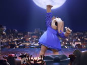 Copertina di Sing, la recensione: anche gli animali sognano il mondo dei talent