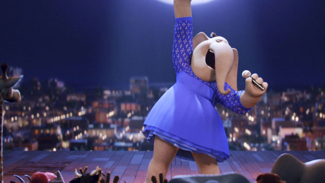 Copertina di Sing, la recensione: anche gli animali sognano il mondo dei talent