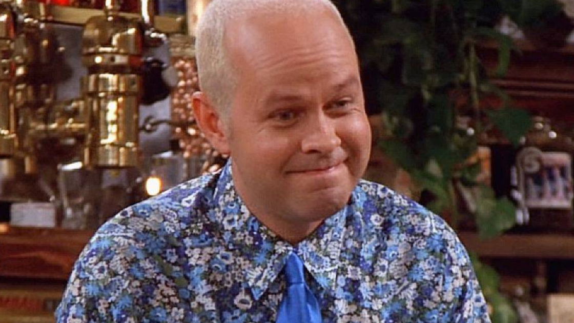 Copertina di Friends, addio a James Michael Tyler: le scene più divertenti di Gunther, eterno innamorato di Rachel