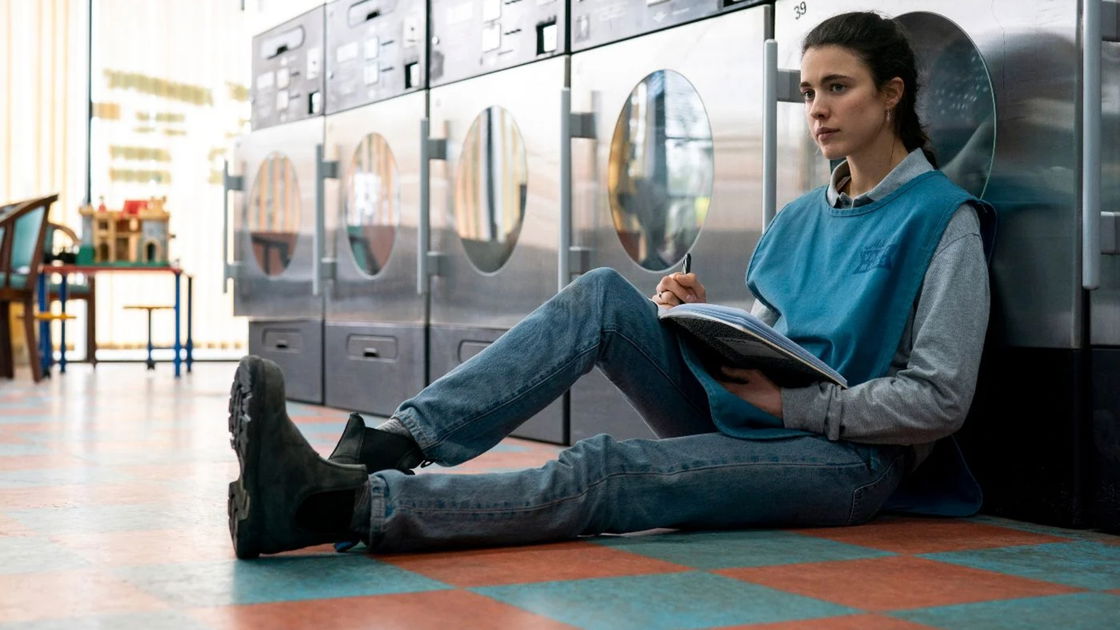 Copertina di MAID: cosa sappiamo della serie Netflix con Margaret Qualley, Andie MacDowell e Billy Burke