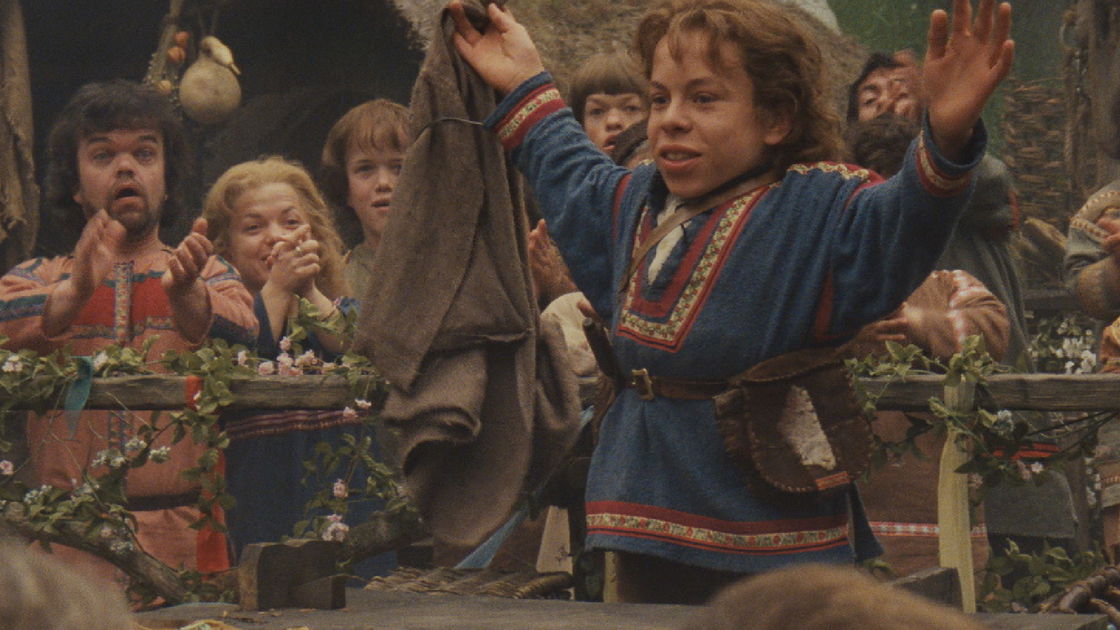 Copertina di Warwick Davis sarà ancora Willow nella serie Disney+