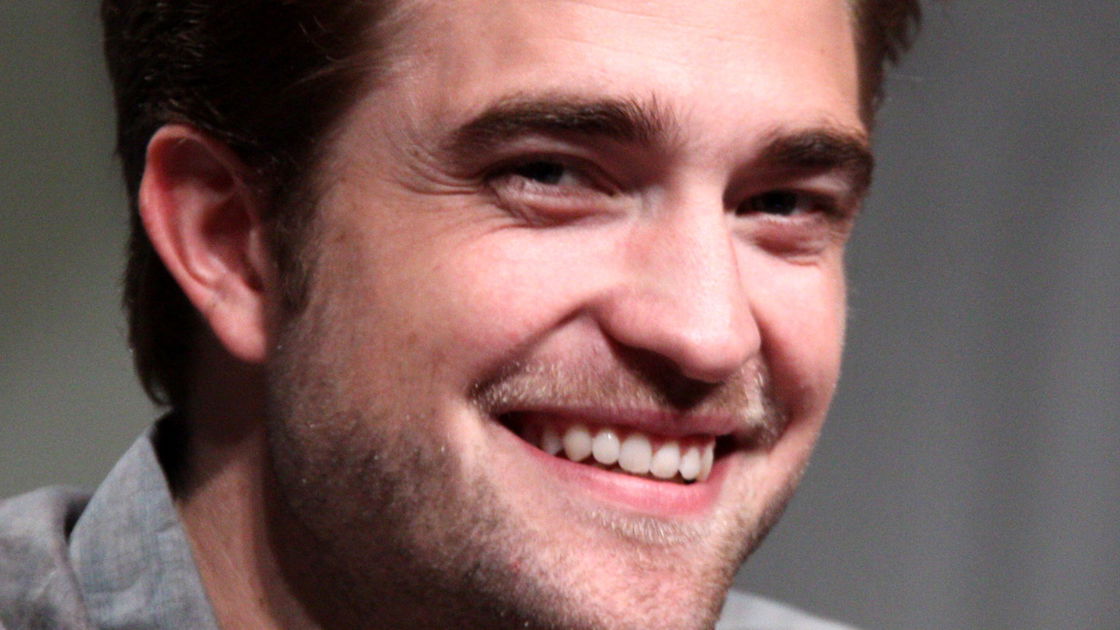 Copertina di Robert Pattinson anticipa il suo approccio a Batman