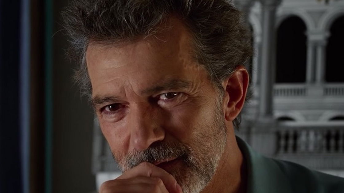 Copertina di Uncharted: Antonio Banderas entra nel cast del film con Tom Holland