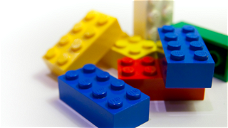 Copertina di Giocare coi LEGO rende studenti migliori: lo studio dal Giappone