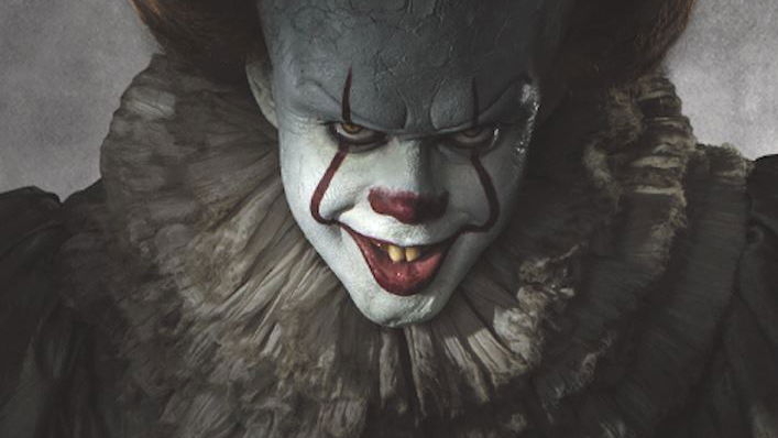 Copertina di Bill Skarsgård racconta la storia dietro il sorriso di Pennywise