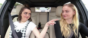 Copertina di Game of Thrones: Arya e Sansa Stark diventano le regine del karaoke