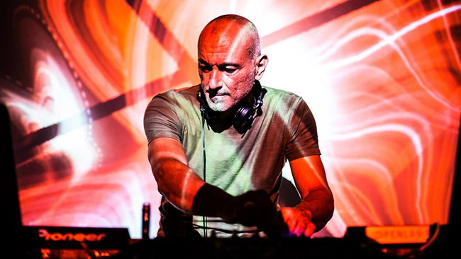 Copertina di Robert Miles è morto: il DJ, compositore e produttore aveva 47 anni