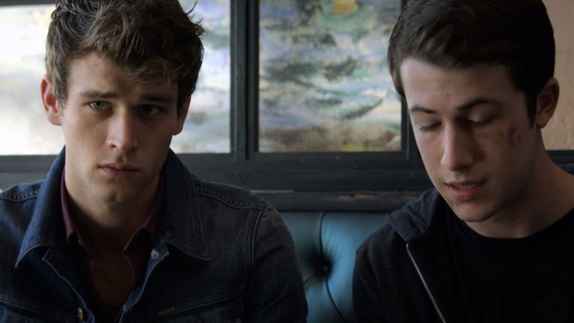 Copertina di Tredici: Dylan Minnette commenta il controverso finale della serie