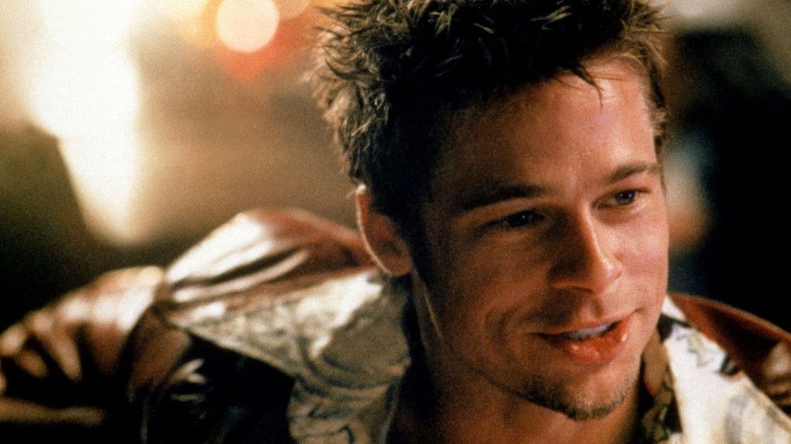 Copertina di Brad Pitt ricorda ancora l'imbarazzante prima di Fight Club a Venezia