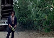עטיפת הסרט "טבח המנסרים של טקסס" (1974): האתחול מחדש של "Don't Open That Door מגיע"