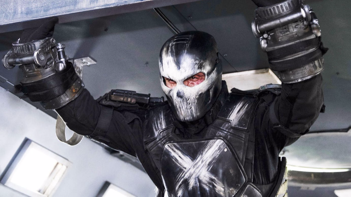 Copertina di Frank Grillo ricorda il (folle) stunt che Scarlett Johansson lo convinse a fare in The Winter Soldier
