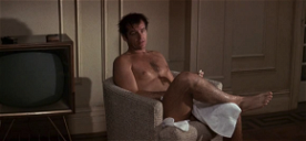 杰克·尼科尔森（Jack Nicholson）的封面完全赤身裸体地生活了 3 个月
