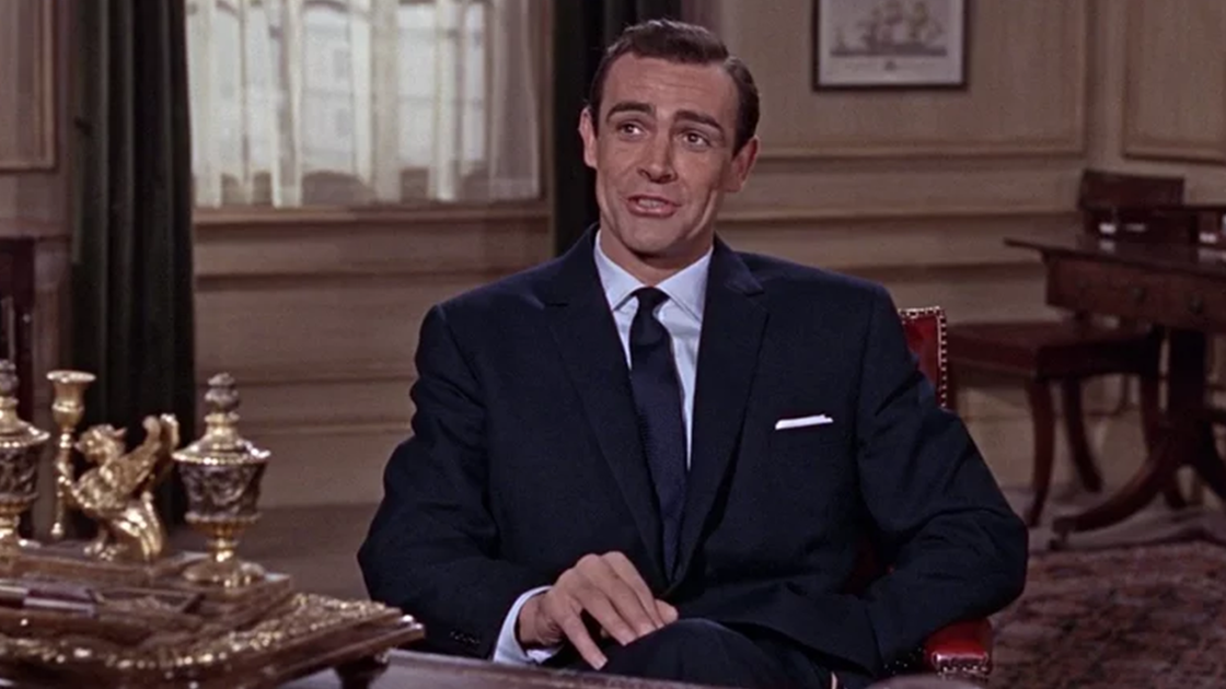 Copertina di James Bond, ai casting si recita nudi una scena precisa