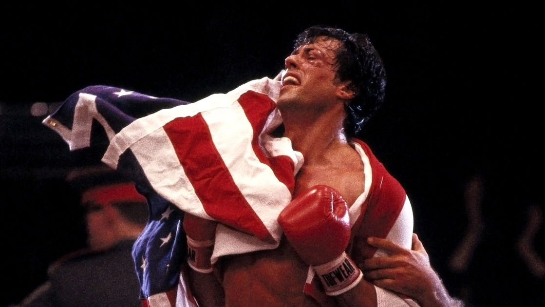 Copertina di Sylvester Stallone al veleno per i diritti di Rocky "Mi rode l'anima, datemeli"