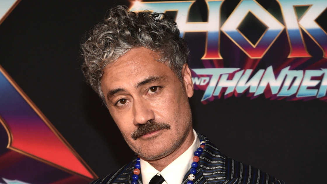 Copertina di Taika Waititi ha "dimenticato" Natalie Portman in Star Wars