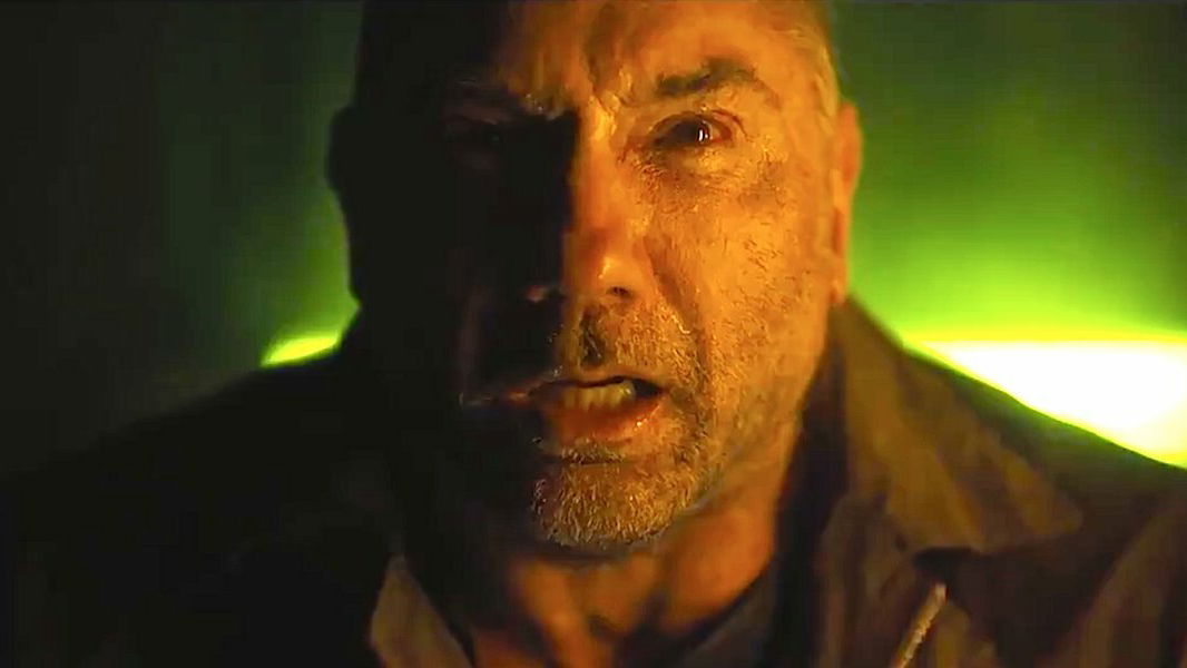 Το εξώφυλλο της νέας ταινίας του M. Night Shyamalan, Knock At The Cabin, ξεκίνησαν τα γυρίσματα