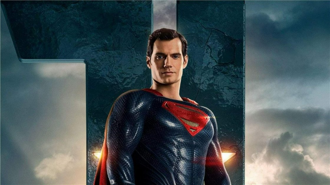 Copertina di Zack Snyder stuzzica ancora i fan citando i suoi film DC [FOTO]