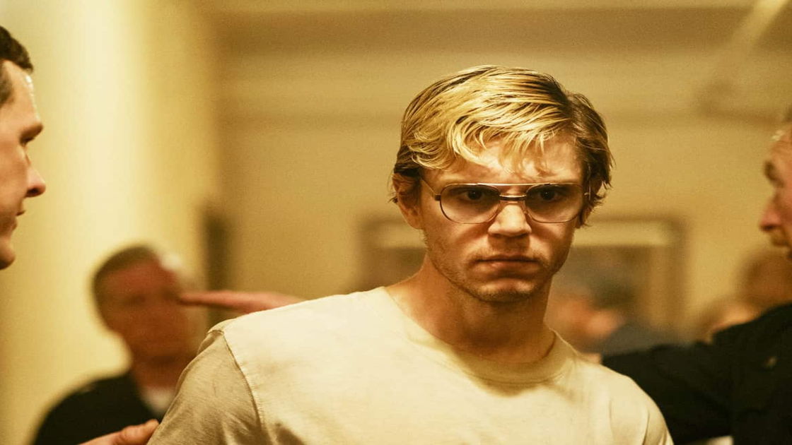 Copertina di Dahmer: eBay blocca la vendita di costumi ispirati al killer