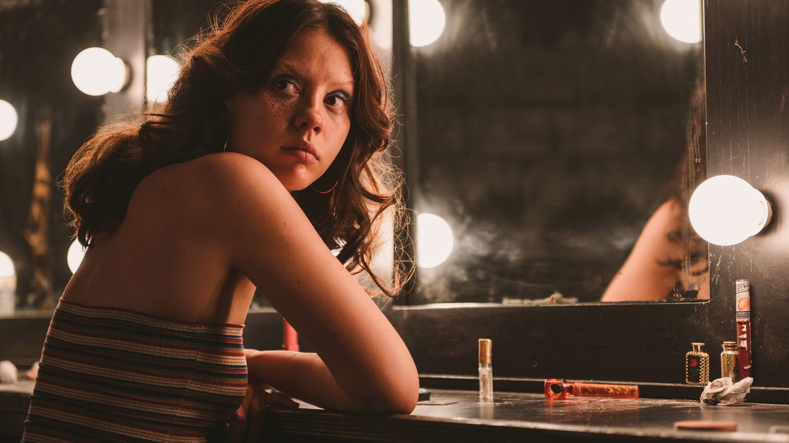 Copertina di X - A Sexy Horror Story, trama e finale spiegati: chi è Maxine?