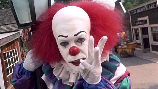Copertina di Pennywise: the Story of IT, il documentario con Tim Curry è in arrivo