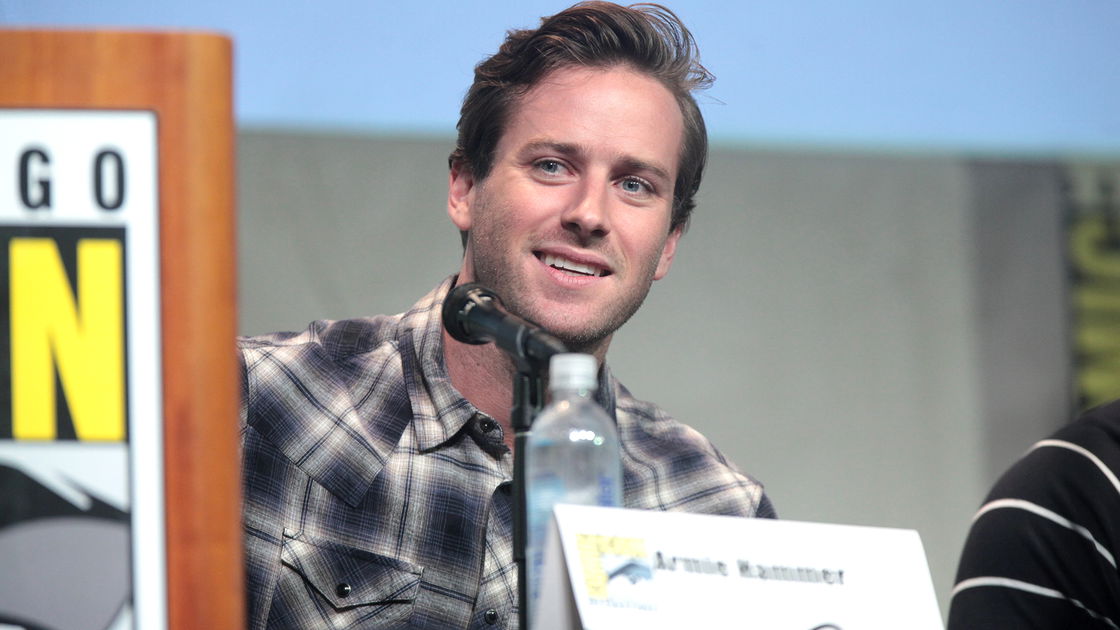 Copertina di Cos'è questa storia del cannibalismo che è costata un ruolo ad Armie Hammer?