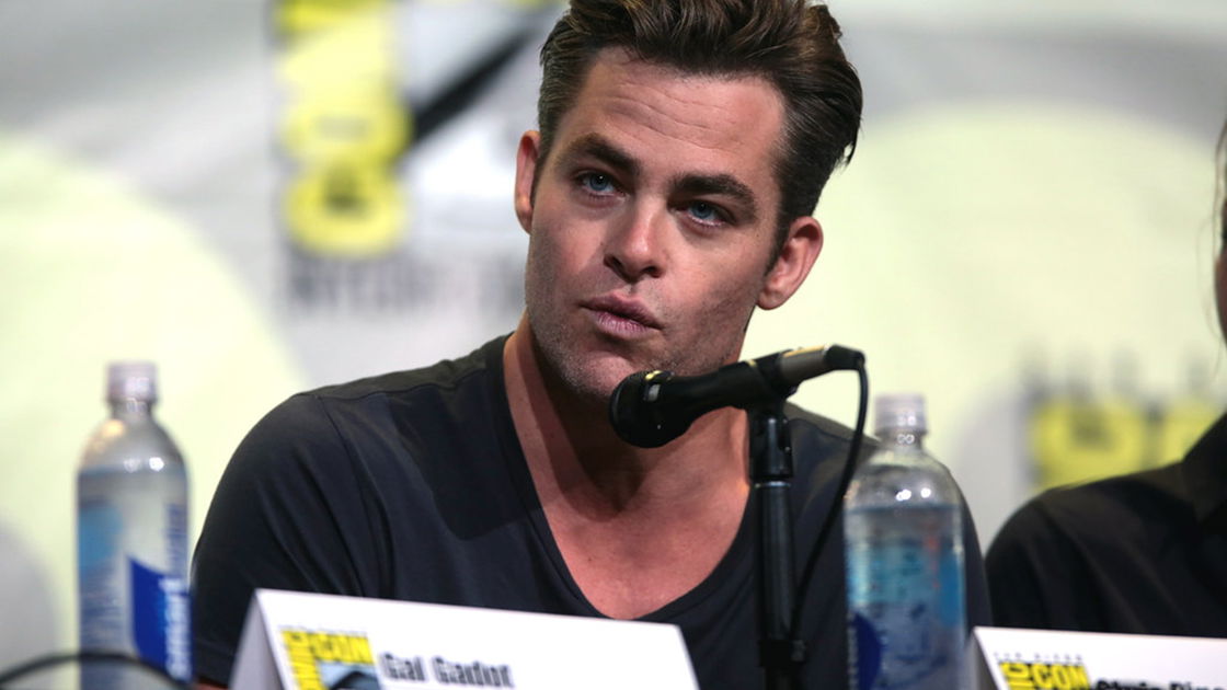Copertina di Chris Pine sarà protagonista del reboot de Il Santo
