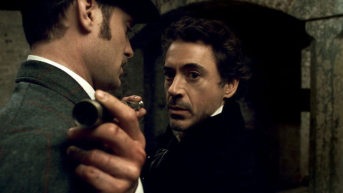 Copertina di Dexter Fletcher, regista di Rocketman, dirigerà Sherlock Holmes 3