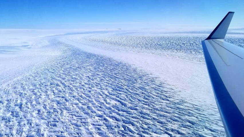 Copertina di NASA: il ghiacciaio più profondo del pianeta si sta sciogliendo
