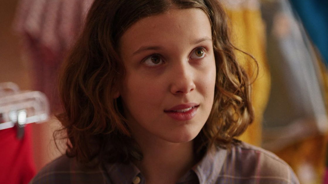 Copertina di The Girls I’ve Been, il nuovo progetto Netflix con Millie Bobby Brown