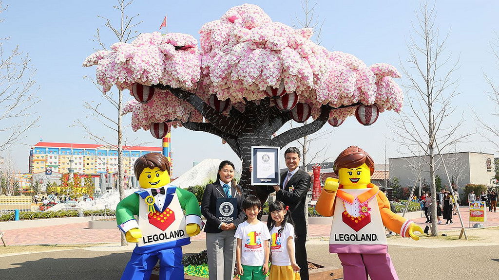Copertina di L'albero di ciliegio di LEGO è da record