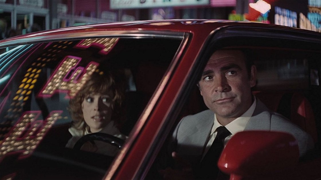 Copertina di Agente 007 - Una cascata di diamanti, le auto presenti nel film del 1971