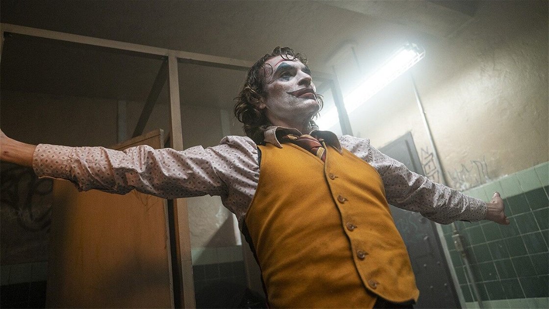 Copertina di Todd Phillips spiega il finale di Joker: "Siamo sicuri che Arthur Fleck sia 'quel' Joker?" 