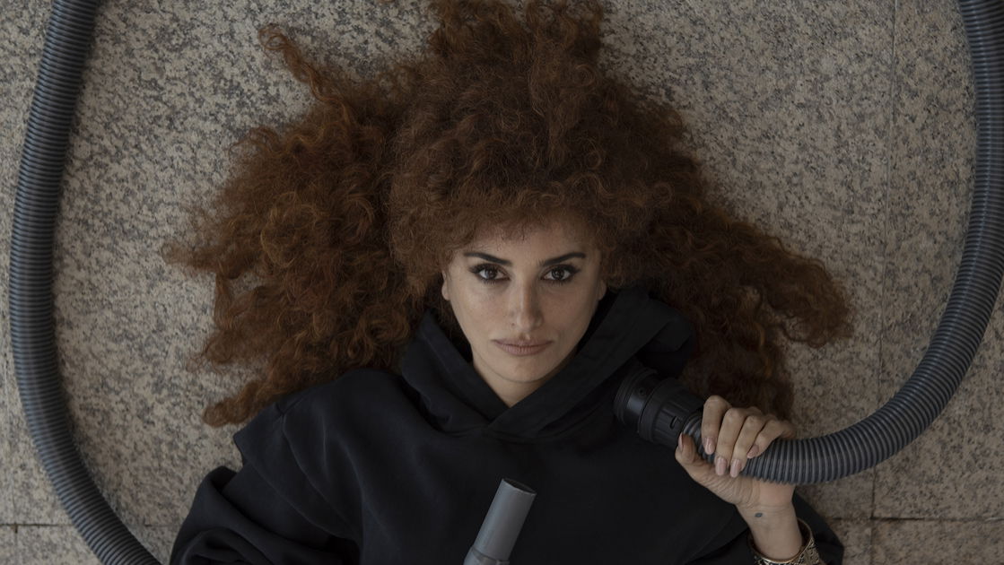 Copertina di La regista lesbica e snob di Finale a sorpresa è il miglior ruolo della carriera di Penélope Cruz