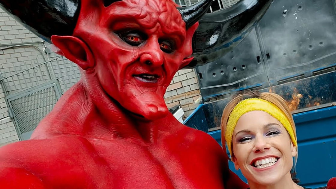 Copertina di Match made in Hell: la pubblicità con Ryan Reynolds è un film che vorremmo vedere davvero