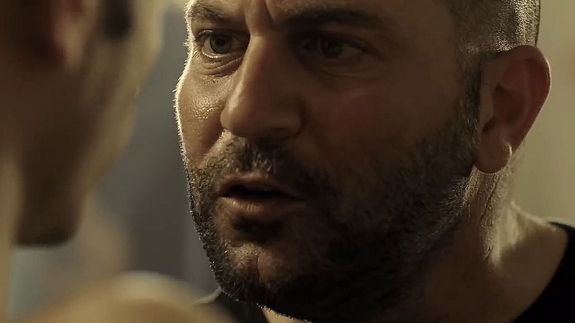 Copertina di Nel trailer di Fauda 3 ritroviamo Doron come istruttore di boxe (sotto copertura)