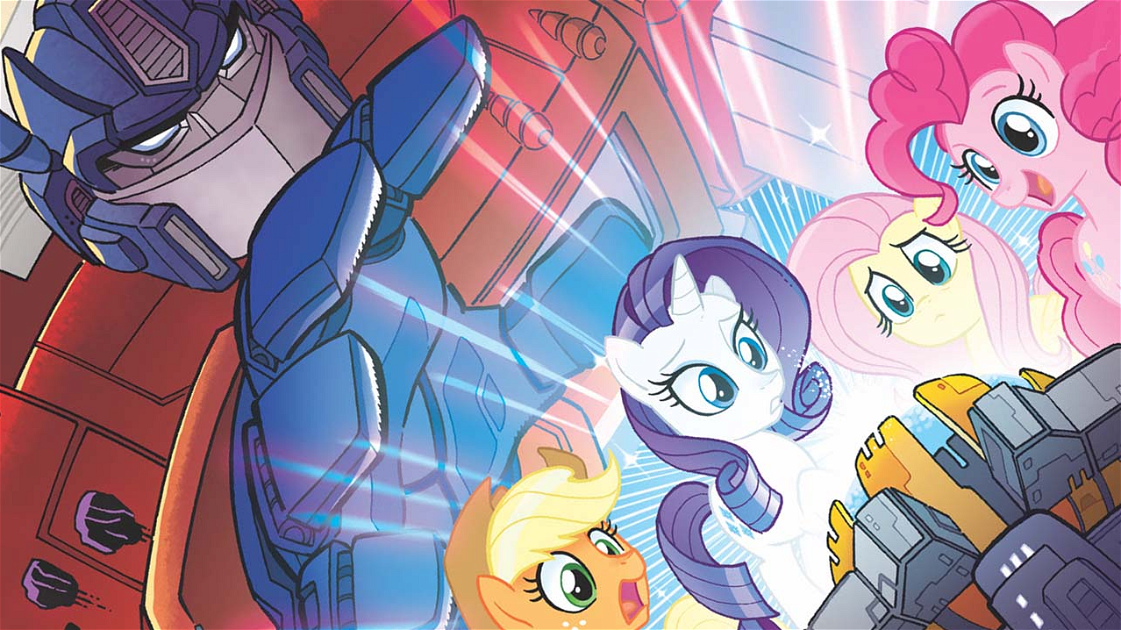 Copertina di L'insolito crossover tra Transformers e My Little Pony arriva a maggio