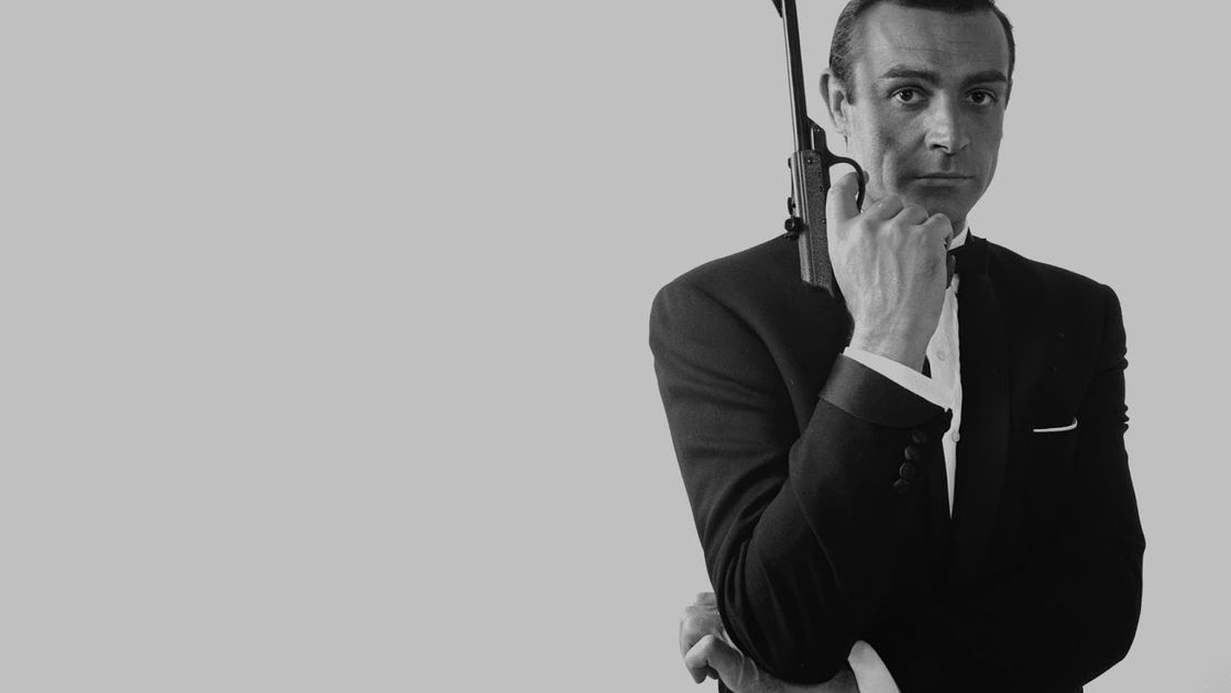Copertina di Bond, James Bond: tutti i film di 007, dal peggiore al migliore