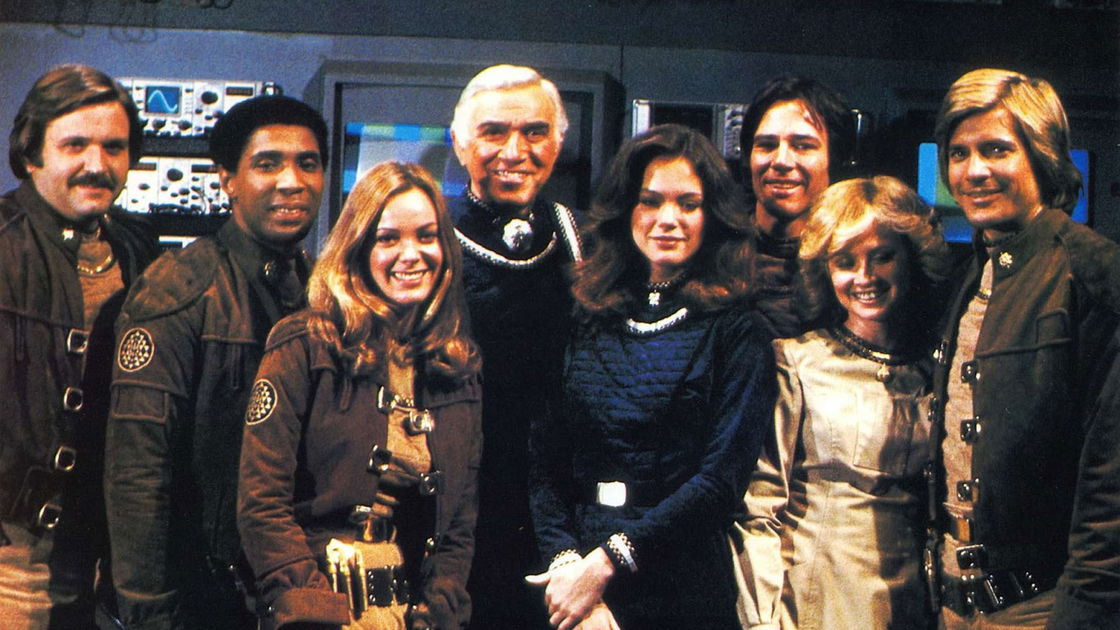 Copertina di Battlestar Galactica, il film di Universal trova uno sceneggiatore