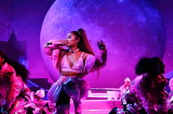 Copertina di Excuse me, I love you: lo Sweetener Tour di Ariana Grande arriva su Netflix