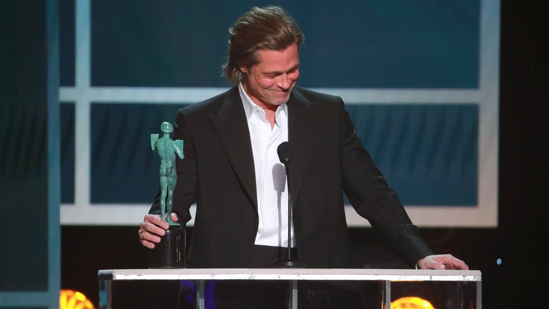 Copertina di SAG Awards 2020: Brad Pitt vince e  commenta il foot fetish di Tarantino