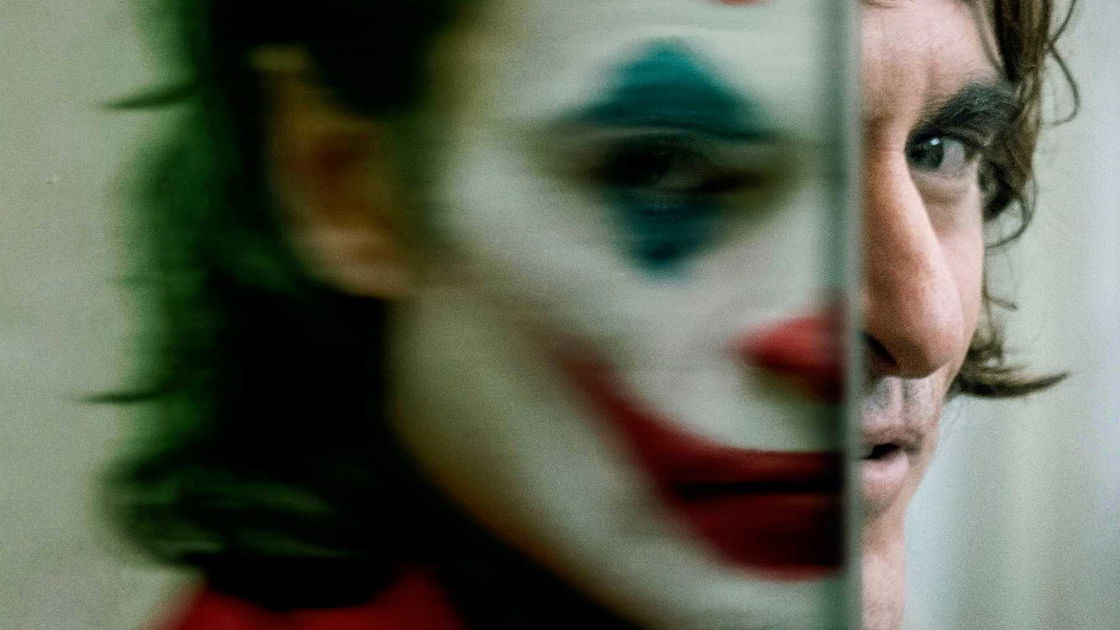 Copertina di Joker, la preoccupazione delle famiglie di Aurora, e la risposta di Warner
