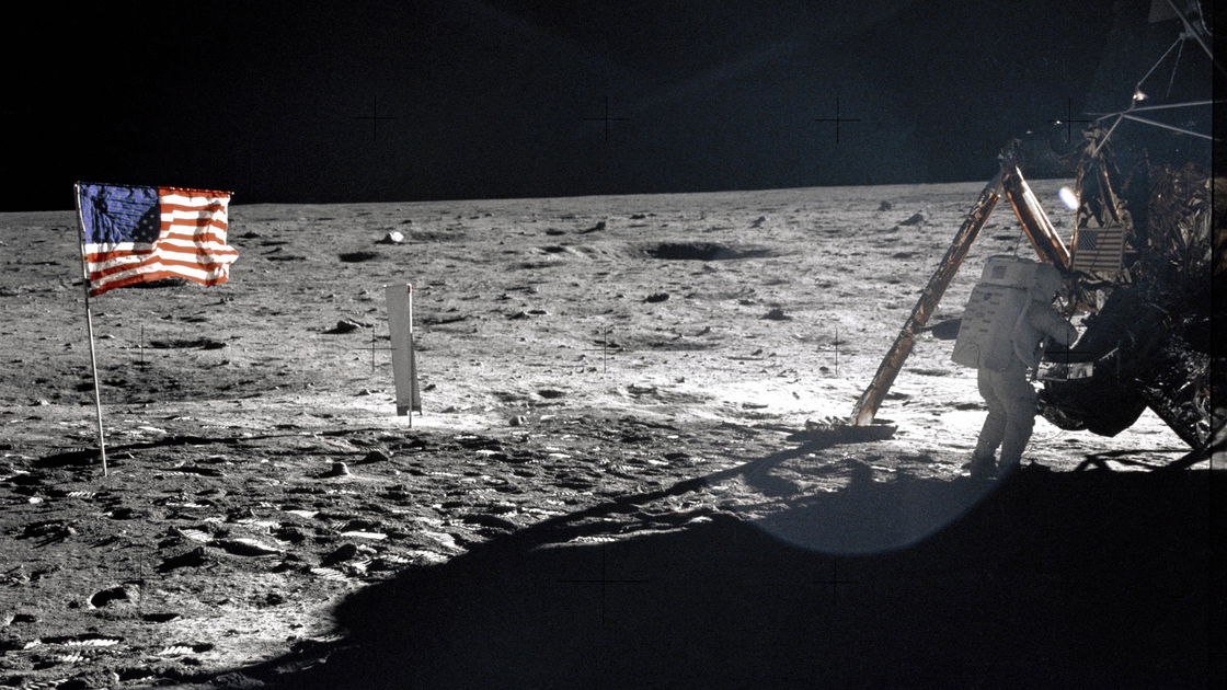Copertina di NASA rilascia video dell'allunaggio visto con gli occhi di Neil Armstrong